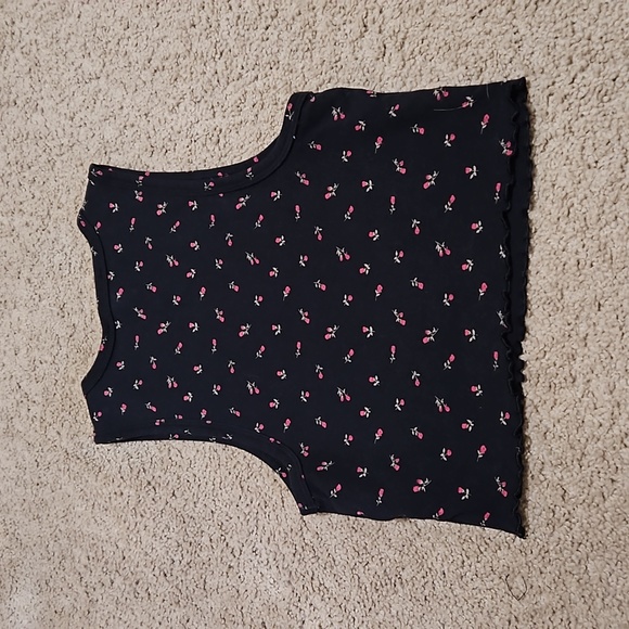 Black cropped tank - Picture 2 of 4